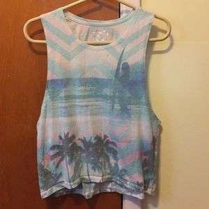 Size medium super cute summery tank top!